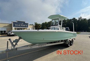 2025 Robalo 246 Cayman Seafoam Boat